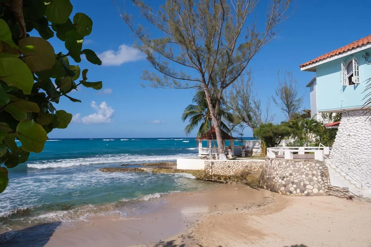 Hotel Edgewater Beach Villa - Beach Front, Close To All Attractions St Mary Jamaica
