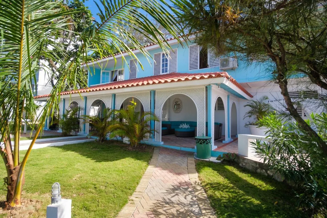 Edgewater Beach Villa - Beach Front, Close To All Attractions St Mary Hotel