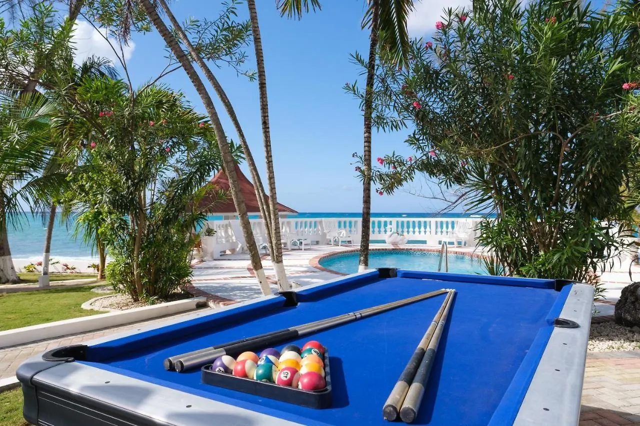 Edgewater Beach Villa - Beach Front, Close To All Attractions St Mary