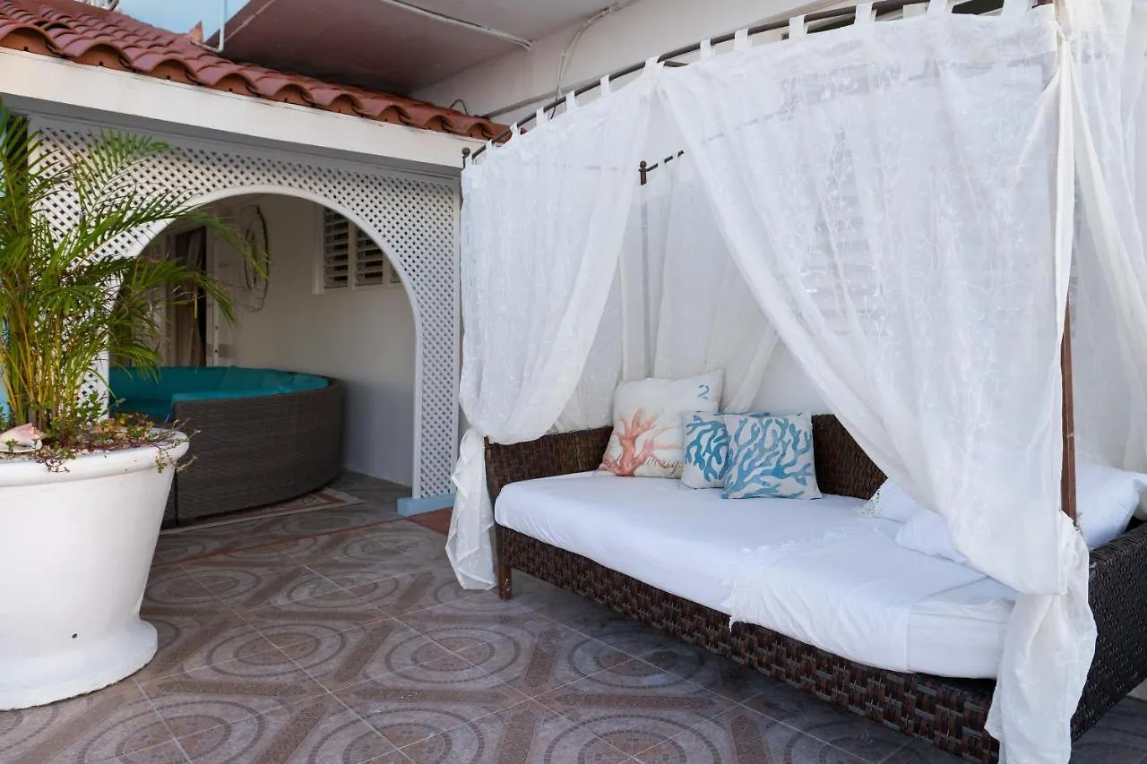 Edgewater Beach Villa - Beach Front, Close To All Attractions St Mary Hotel