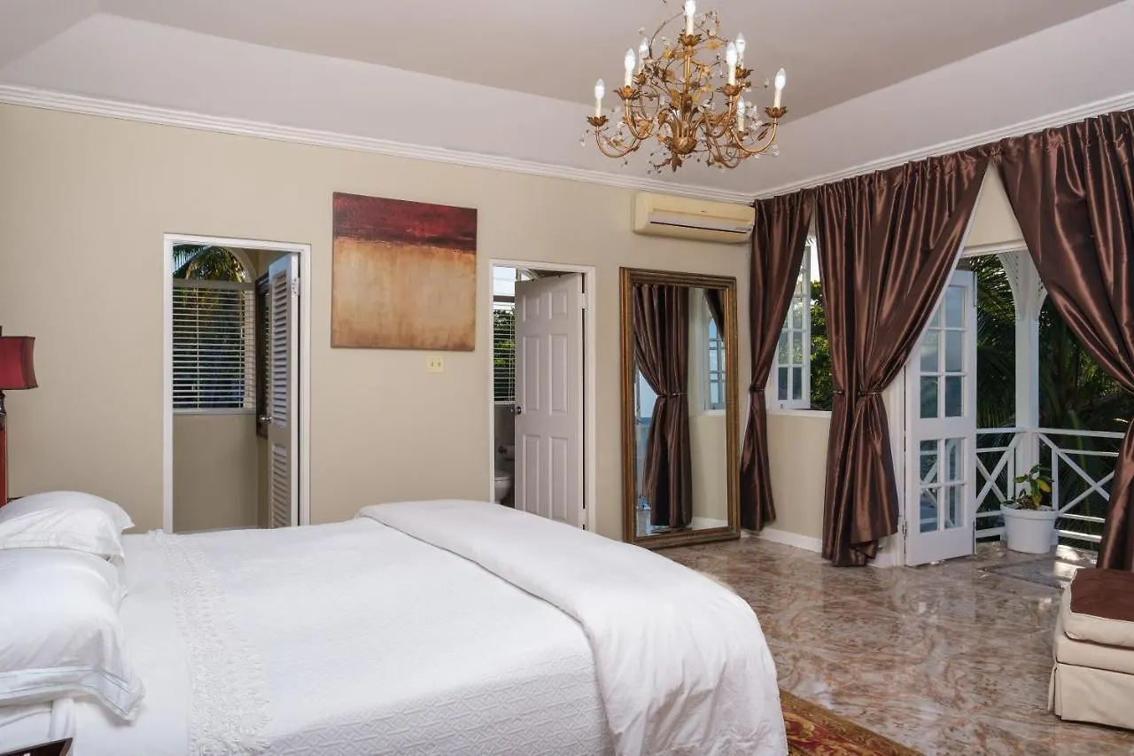 Hotel Edgewater Beach Villa - Beach Front, Close To All Attractions St Mary