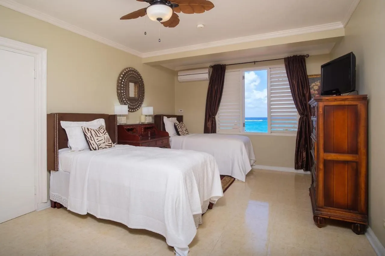 Edgewater Beach Villa - Beach Front, Close To All Attractions St Mary Hotel