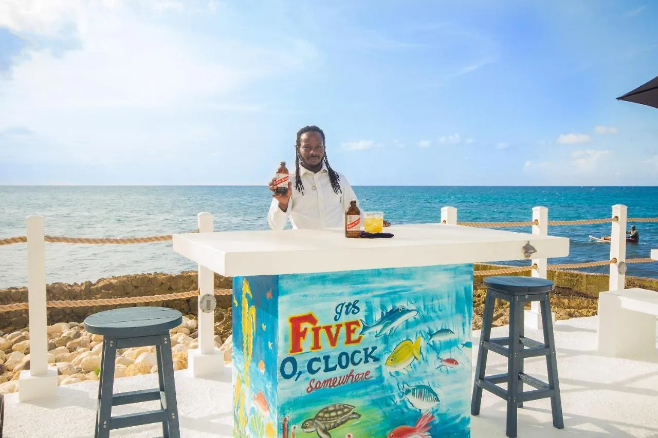 Hotel Edgewater Beach Villa - Beach Front, Close To All Attractions St Mary