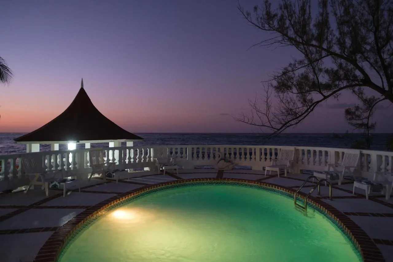Edgewater Beach Villa - Beach Front, Close To All Attractions St Mary