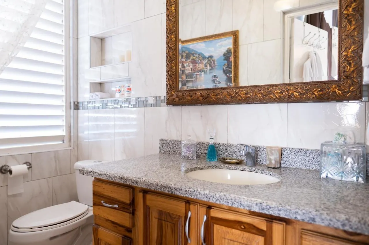 Edgewater Beach Villa - Beach Front, Close To All Attractions St Mary 0*,  Jamaica