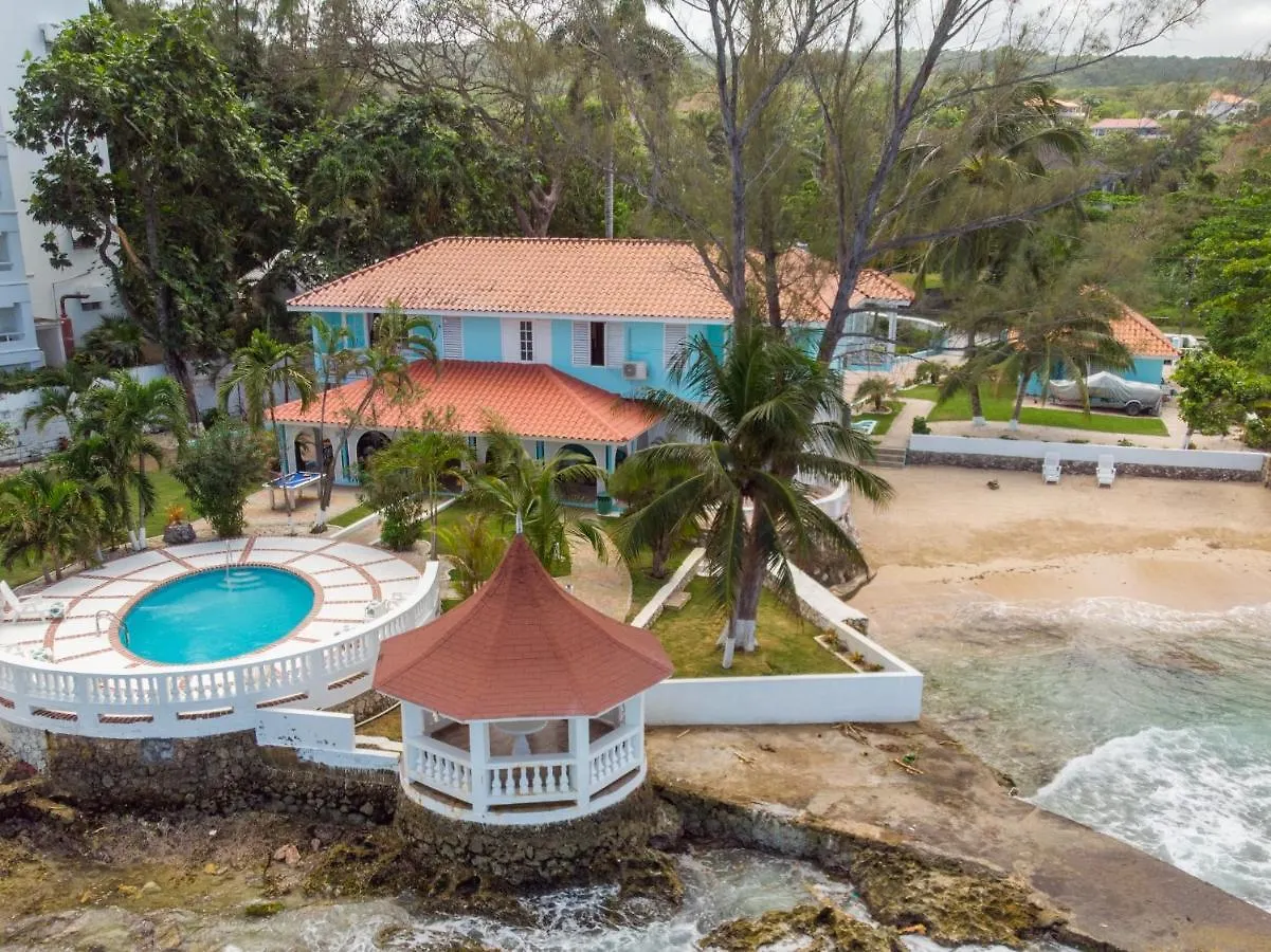 Edgewater Beach Villa - Beach Front, Close To All Attractions St Mary 0*,  Jamaica